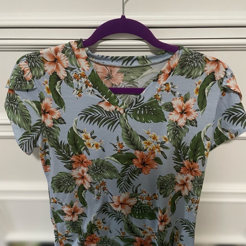 Floral Print V-Neck T-Shirt